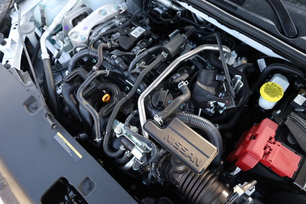 Nissan Sentra Vehicle Image 26