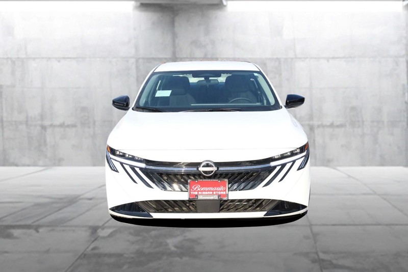 Nissan Sentra Vehicle Image 04