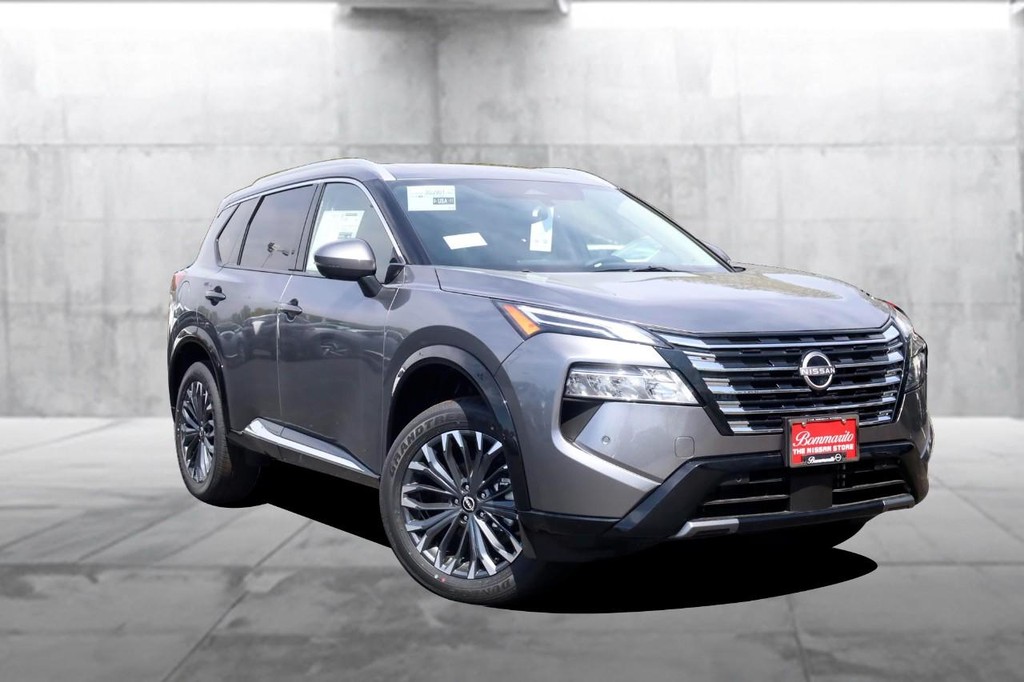 Nissan Rogue Vehicle Image 02