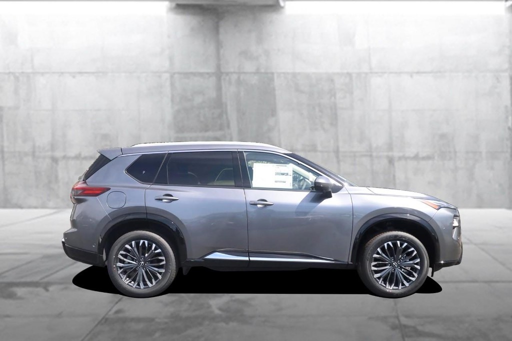 Nissan Rogue Vehicle Image 05