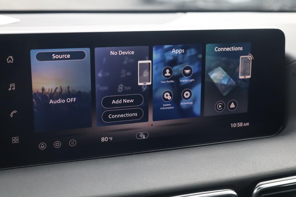 Nissan Sentra Vehicle Image 15