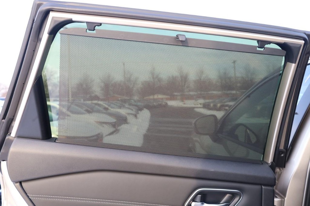 Nissan Rogue Vehicle Image 27