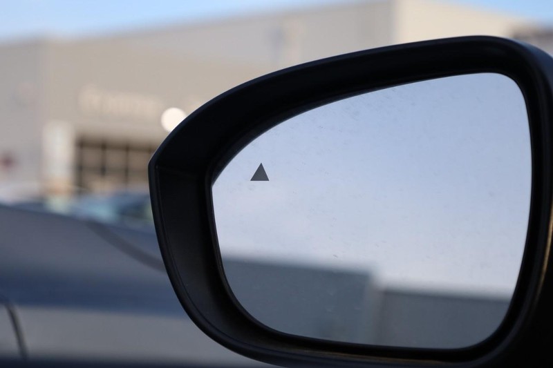 Nissan Rogue Vehicle Image 19