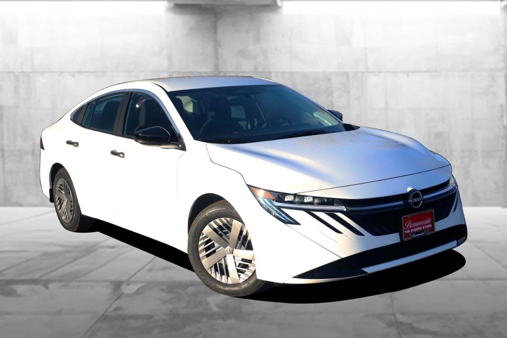 Nissan Sentra Vehicle Image 02