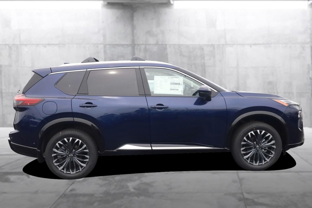 Nissan Rogue Vehicle Image 05