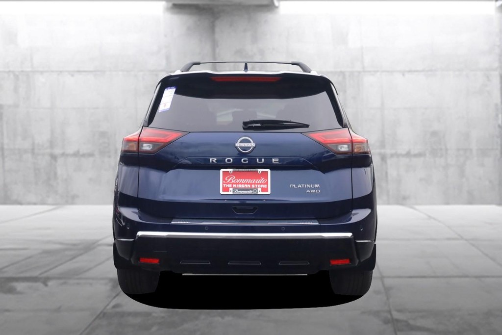 Nissan Rogue Vehicle Image 06