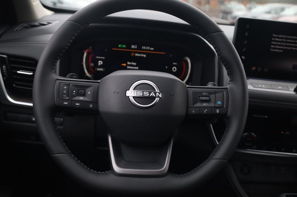 Nissan Rogue Vehicle Image 08