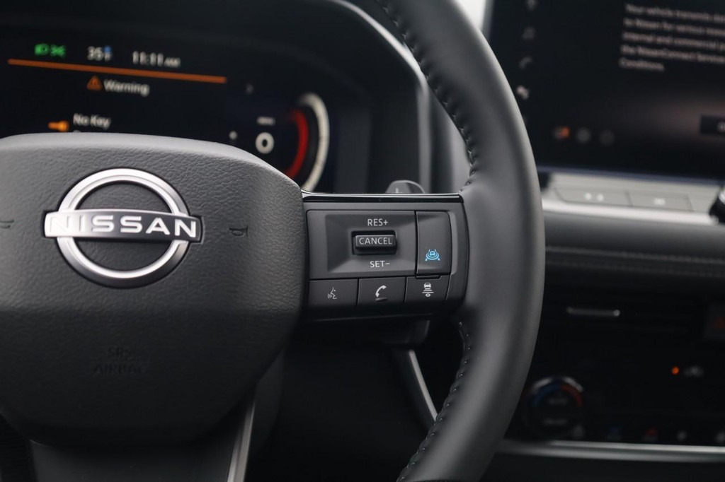 Nissan Rogue Vehicle Image 09