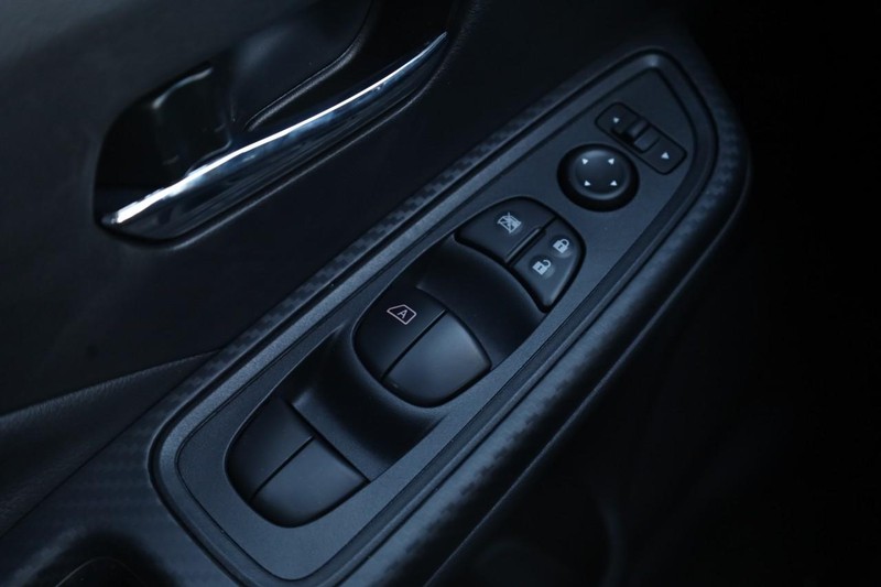 Nissan Versa Vehicle Image 17