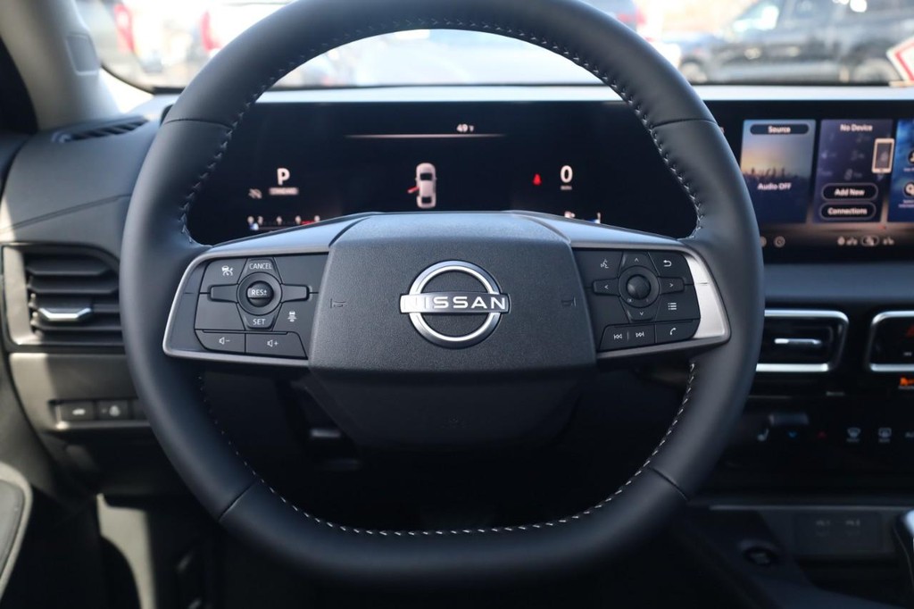 Nissan Sentra Vehicle Image 08