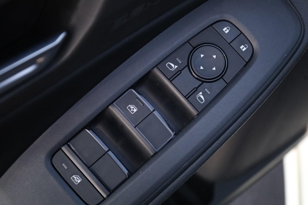 Nissan Sentra Vehicle Image 11