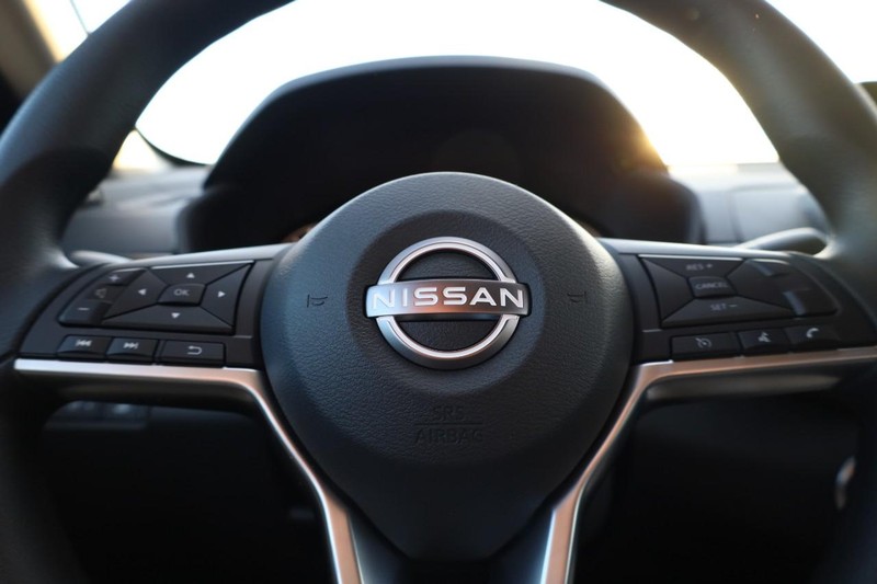 Nissan Altima Vehicle Image 09