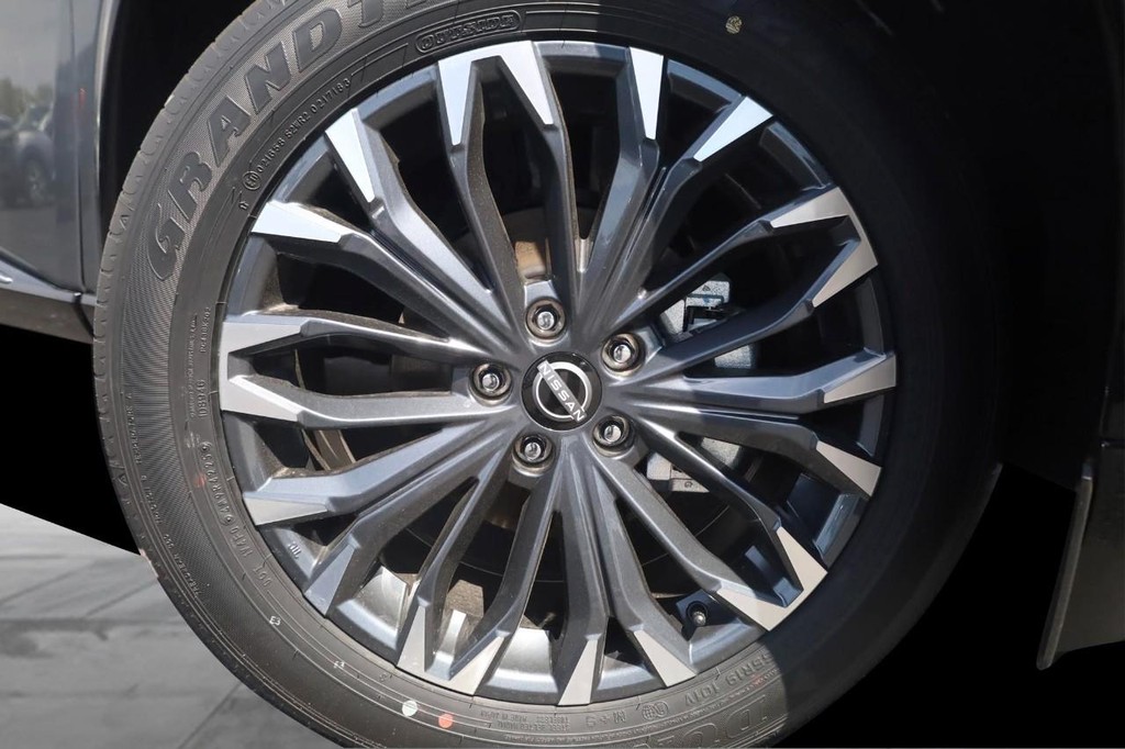 Nissan Rogue Vehicle Image 03