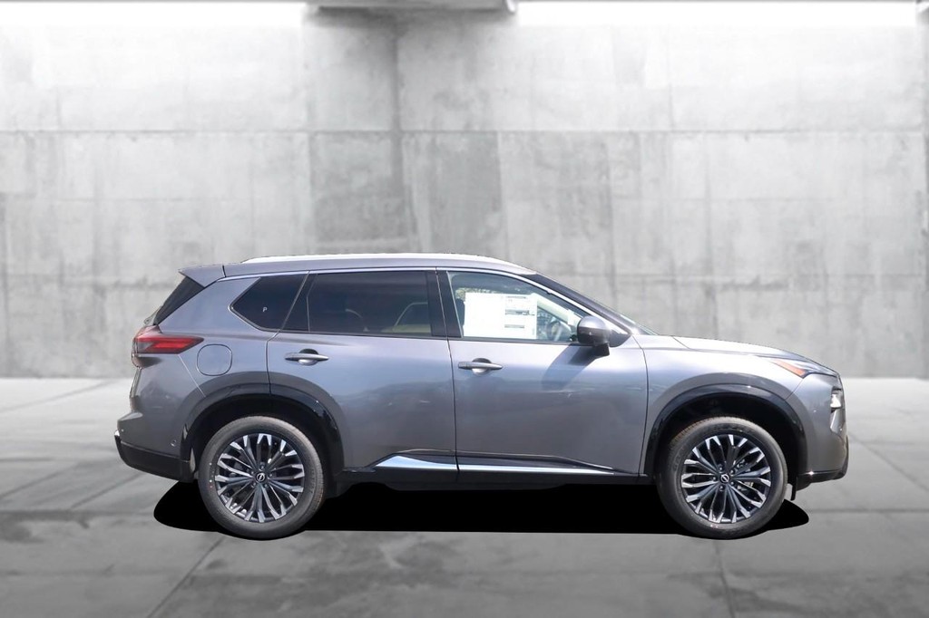 Nissan Rogue Vehicle Image 05