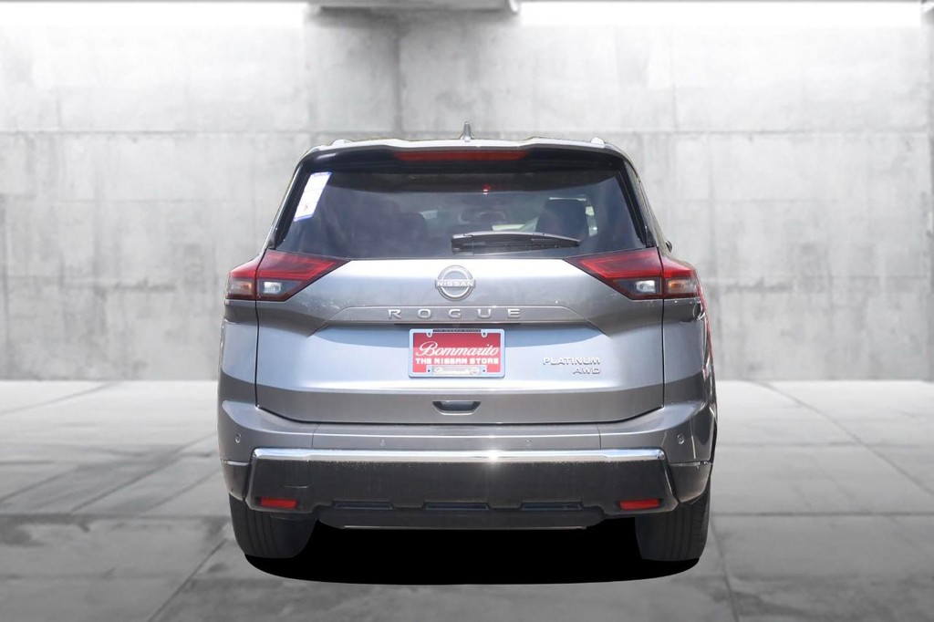 Nissan Rogue Vehicle Image 06