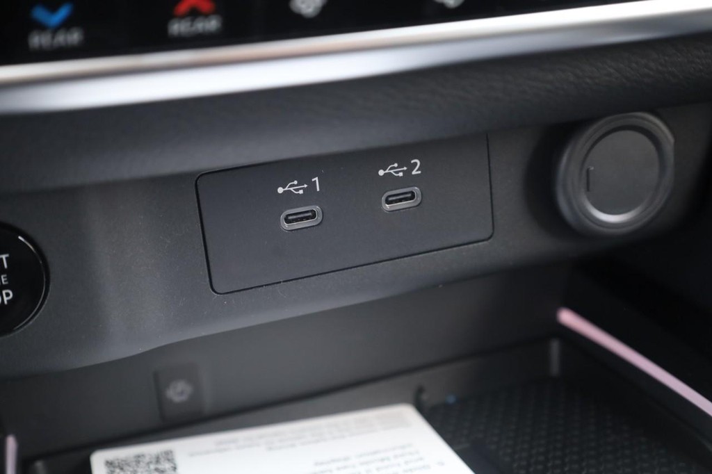 Nissan Rogue Vehicle Image 18