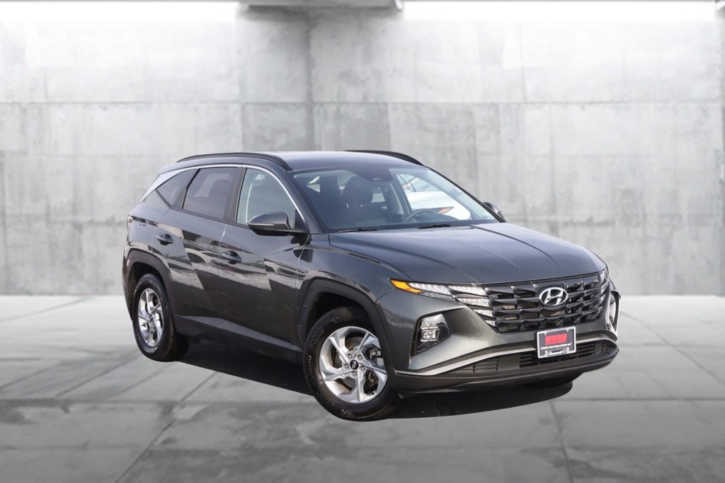 Hyundai Tucson Vehicle Image 02
