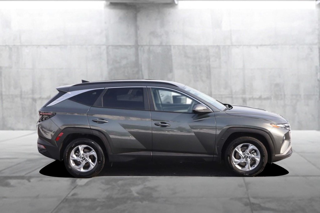 Hyundai Tucson Vehicle Image 05