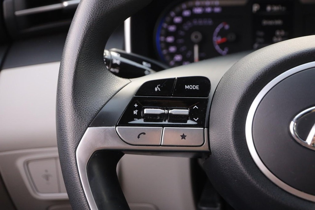 Hyundai Tucson Vehicle Image 12