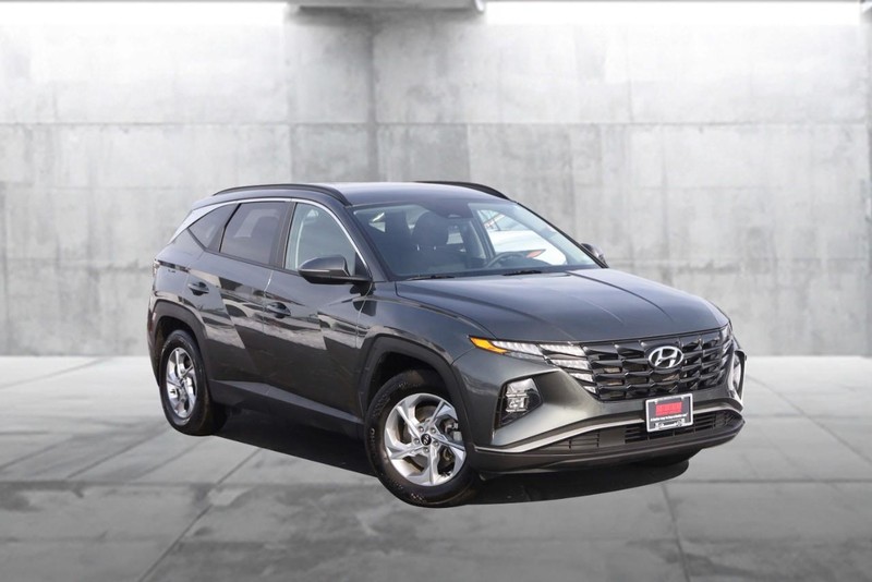 Hyundai Tucson Vehicle Image 02