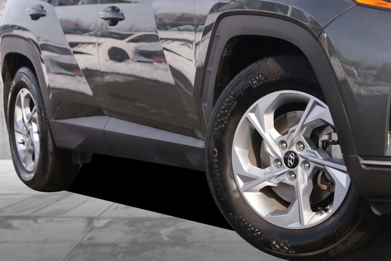 Hyundai Tucson Vehicle Image 03