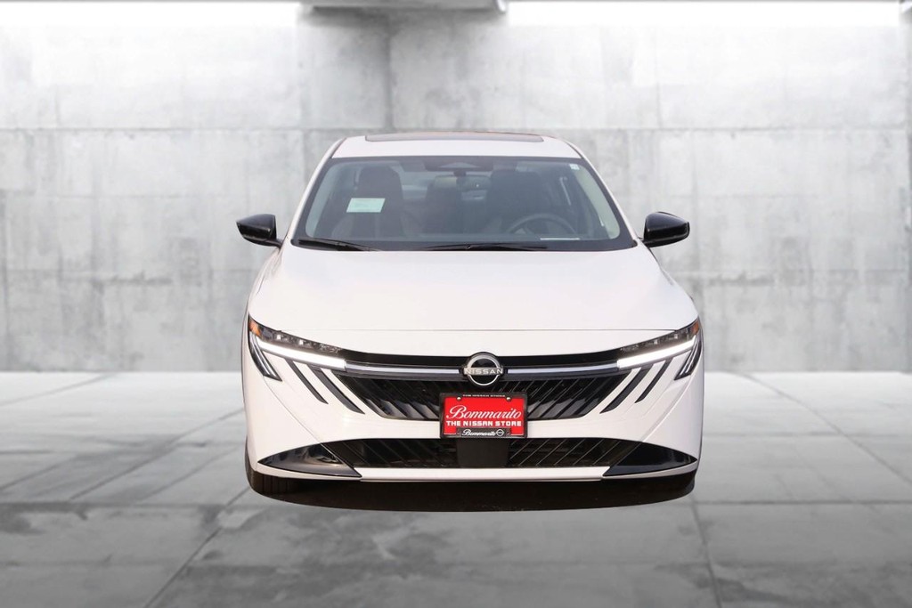 Nissan Sentra Vehicle Image 04