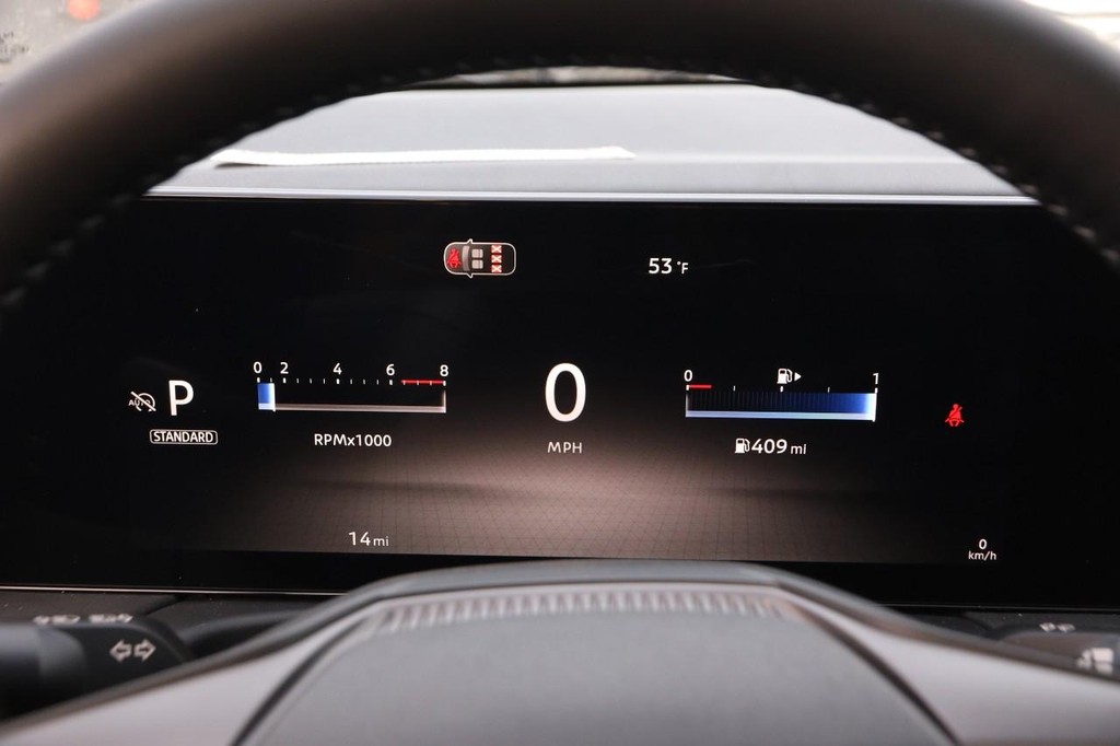 Nissan Sentra Vehicle Image 14