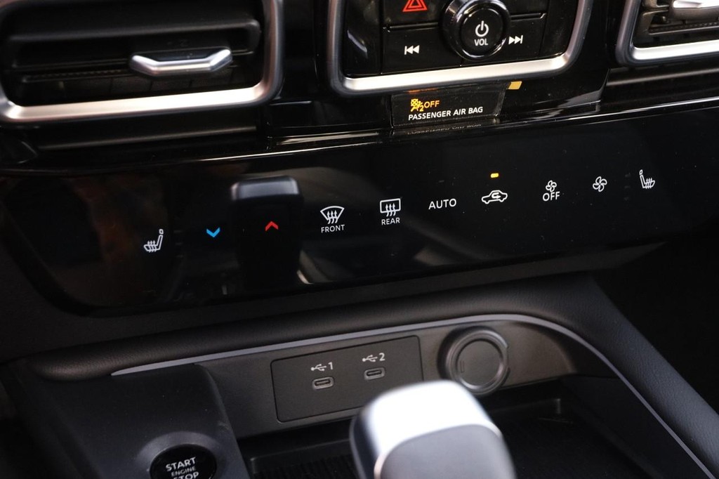 Nissan Sentra Vehicle Image 19