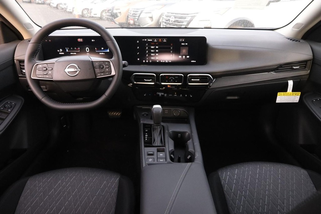 Nissan Sentra Vehicle Image 22