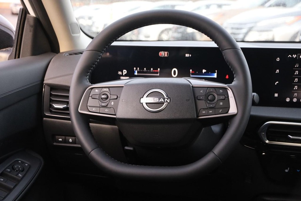 Nissan Sentra Vehicle Image 24