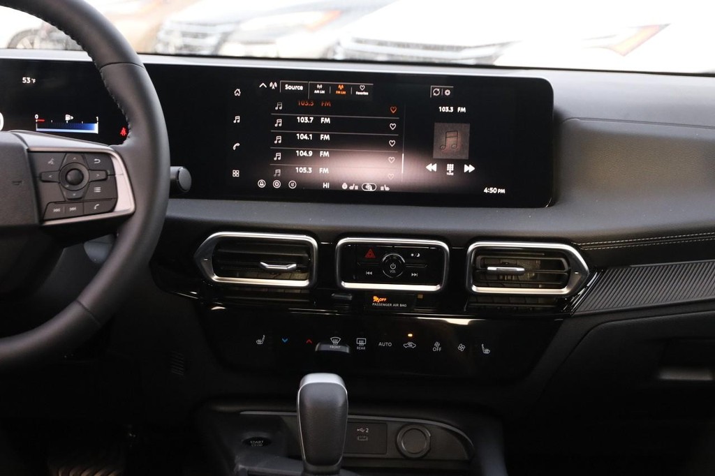 Nissan Sentra Vehicle Image 25