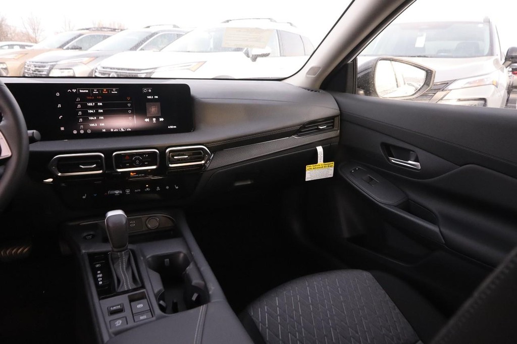 Nissan Sentra Vehicle Image 26