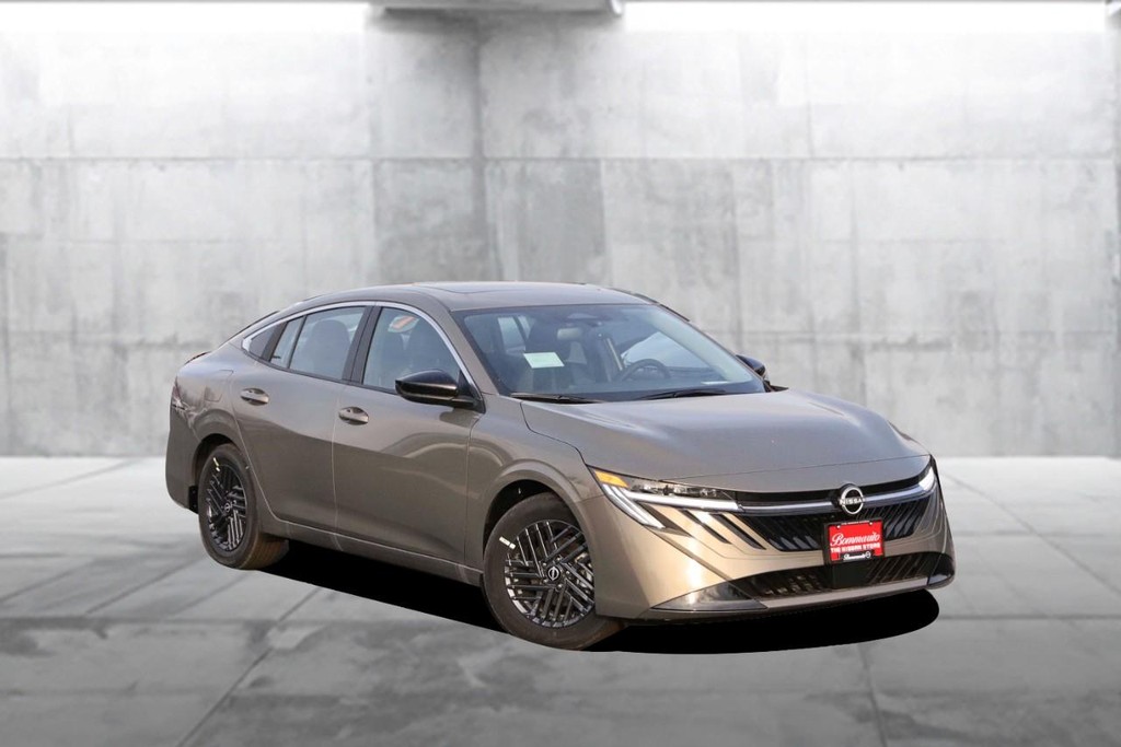 Nissan Sentra Vehicle Image 02