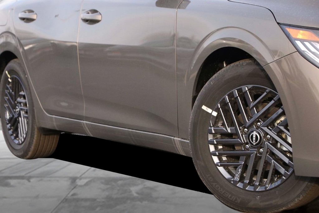 Nissan Sentra Vehicle Image 03