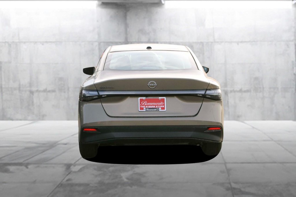 Nissan Sentra Vehicle Image 06