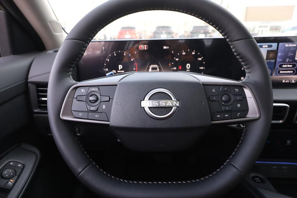 Nissan Sentra Vehicle Image 11