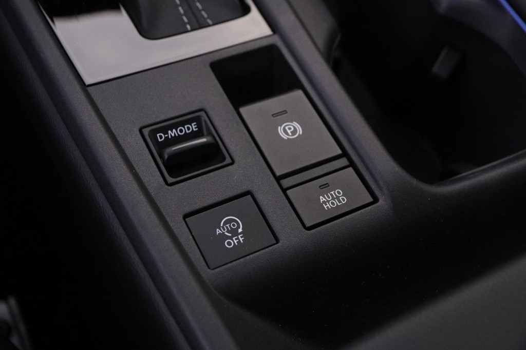 Nissan Sentra Vehicle Image 19