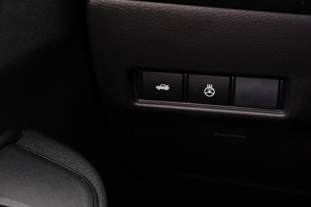 Nissan Sentra Vehicle Image 20