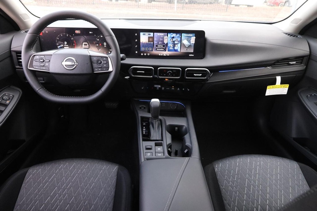 Nissan Sentra Vehicle Image 21