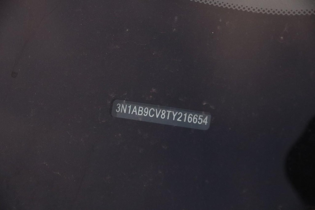 Nissan Sentra Vehicle Image 29