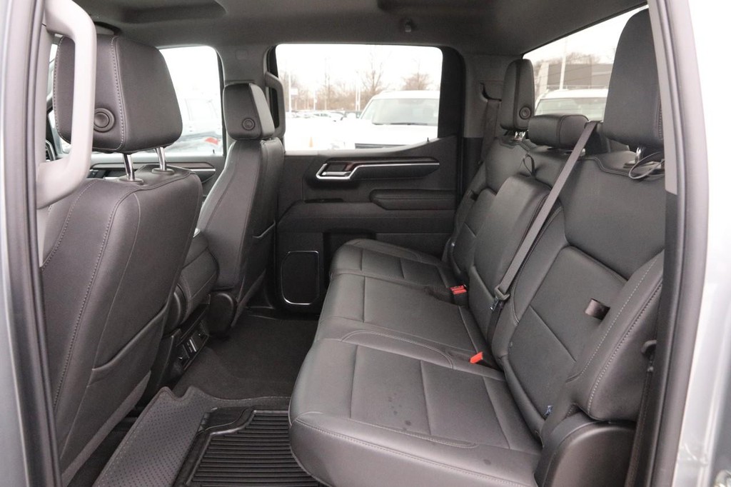 Chevrolet Tahoe Vehicle Full-screen Gallery Image 38