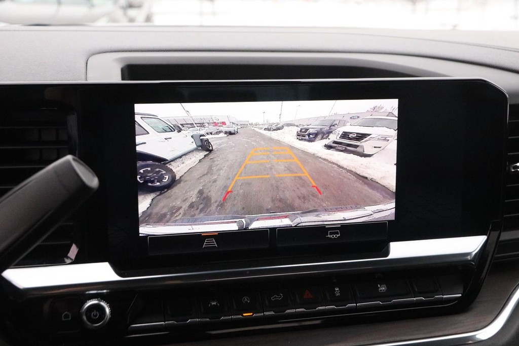 Chevrolet Tahoe Vehicle Full-screen Gallery Image 45