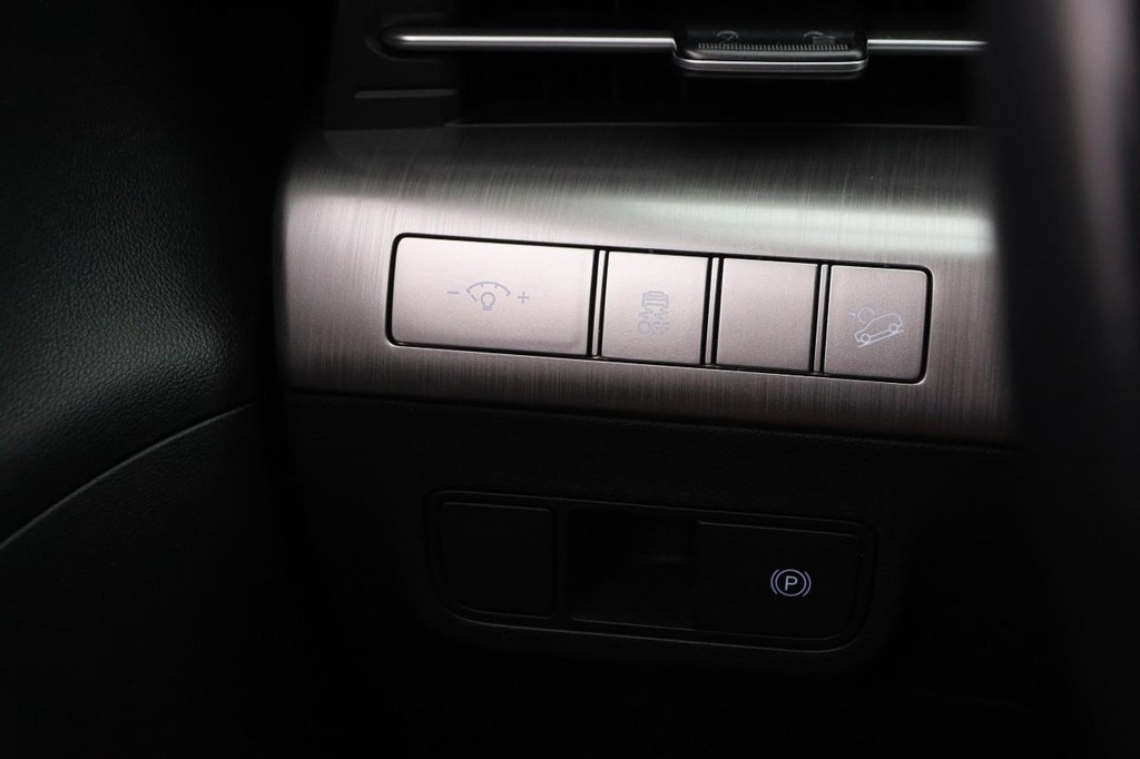 Hyundai Kona Vehicle Image 21