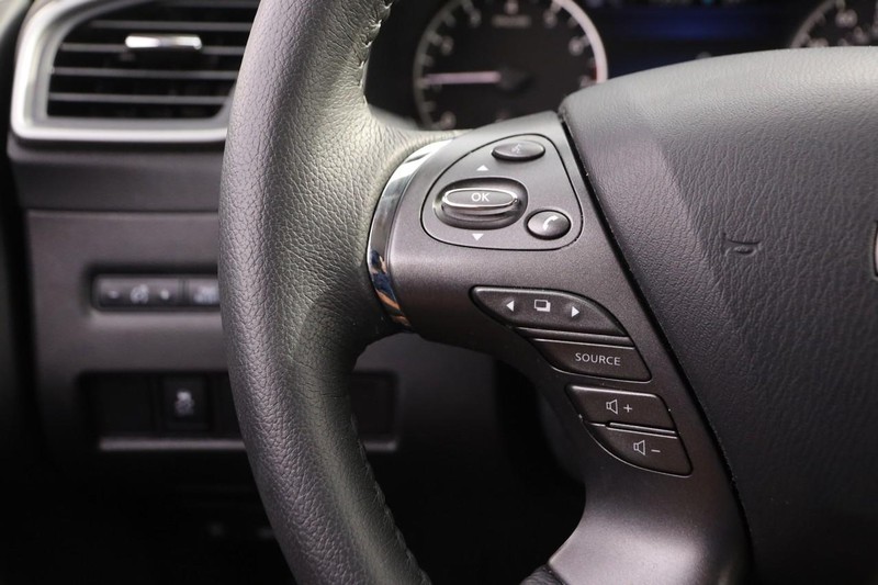 Nissan Murano Vehicle Image 11