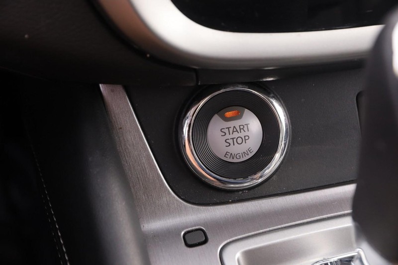 Nissan Murano Vehicle Image 14