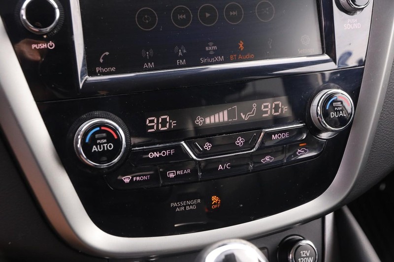 Nissan Murano Vehicle Image 17