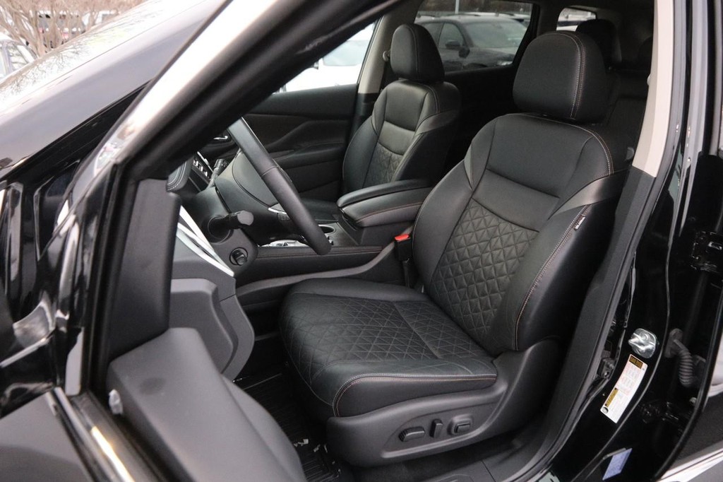 Nissan Murano Vehicle Image 10