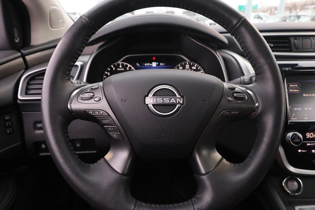 Nissan Murano Vehicle Image 12