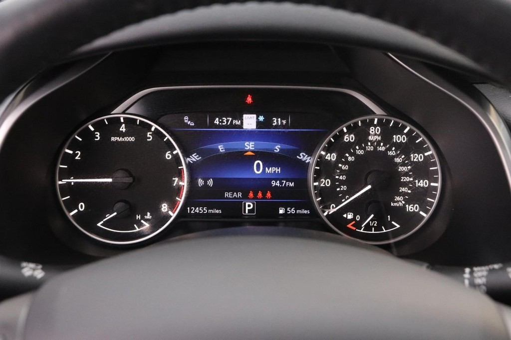 Nissan Murano Vehicle Image 15