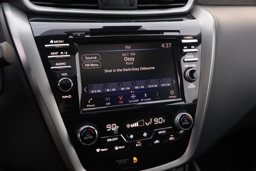 Nissan Murano Vehicle Image 17